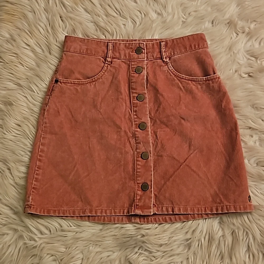 Roxy “Unforgettable Fall” Pink Corduroy Skirt – Size Small